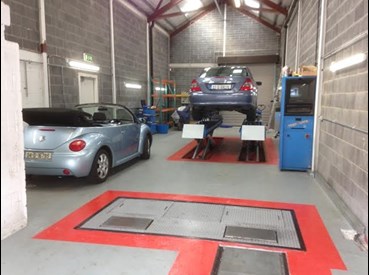 Image of Blackrock car servicing garage Isa Autos interior, car servicing in Blackrock is carried out by Isa Autos