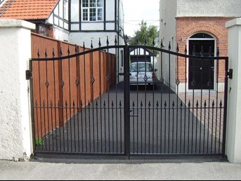 Image shows gates in Blanchardstown manufactured and supplied by Meean Metal