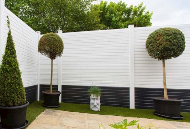 image of fencing supplied by DeckFit