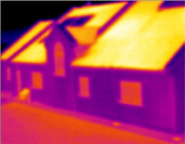 Image of heat loss inspection of building in Donegal taken by McClean Thermal Imaging, building heat loss inspections in Donegal are undertaken by McClean Thermal Imaging