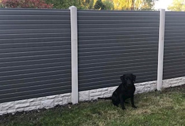 Image of uPVC fence in Dublin 14 provided by Deck-Fit, uPVC fencing in Dublin 14, Rathfarnham, Clonskeagh and Dundrum is installed by Deck-Fit