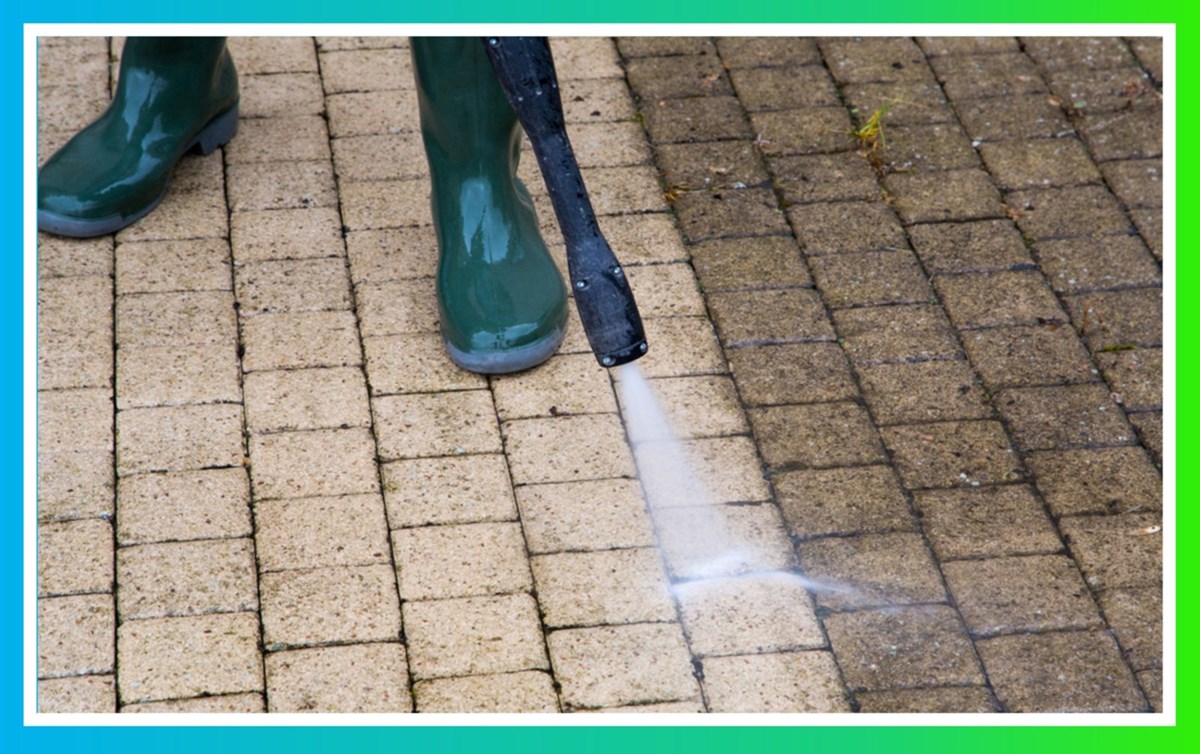 Commercial power washing services in Tipperary