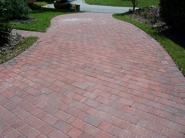 Image of driveway block paving in Dundalk carried out by Fitzpatrick Driveways, driveway block paving in Dundalk is carried out by Fitzpatrick Driveways