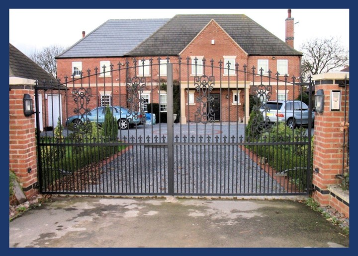 Image of automatic gate in Tipperary manufactured and installed by TMH Systems, automatic gates in Tipperary are manufactured and fitted by TMH Systems