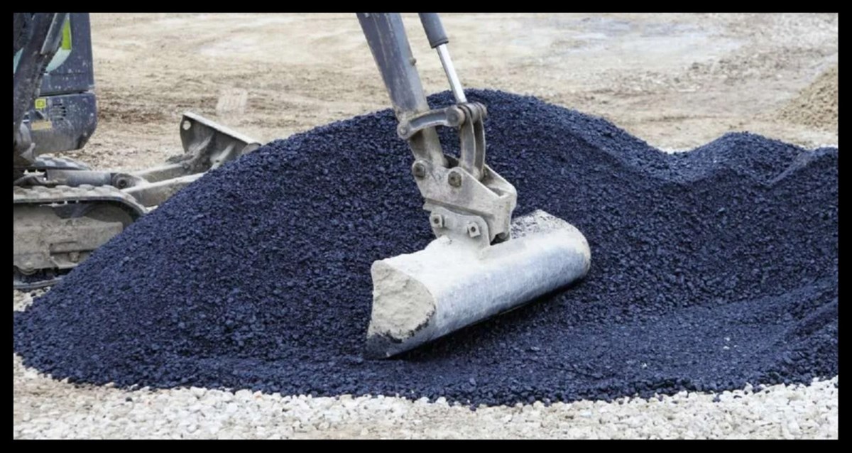 Tar and chip driveways in Laois are installed by Laois Tarmacadam Driveways