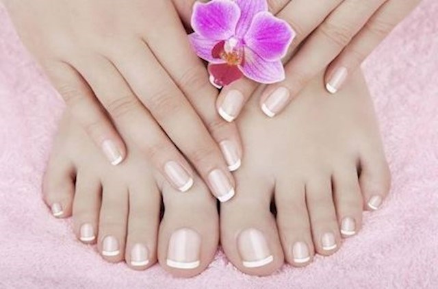 Image of manicure and pedicure in Mullingar provided by Eden Beauty & Massage, manicures and pedicures in Mullingar are provided by Eden Beauty & Massage