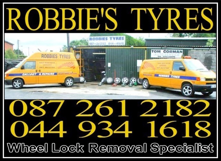 Robbies tyres in Mullingar. logo