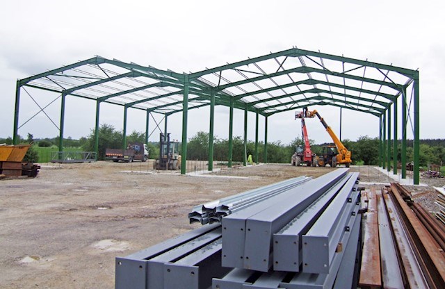 Image of agricultural steel building in County Louth being constructed by PJK Structural Steel, agricultural steel buildings in County Louth are fabricated and fitted by PJK Structural Steel