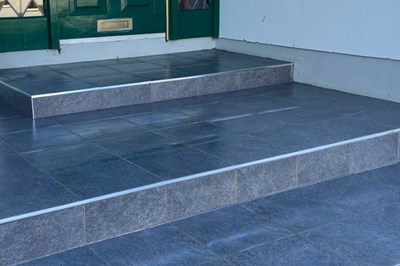 Dundalk professional tiler -